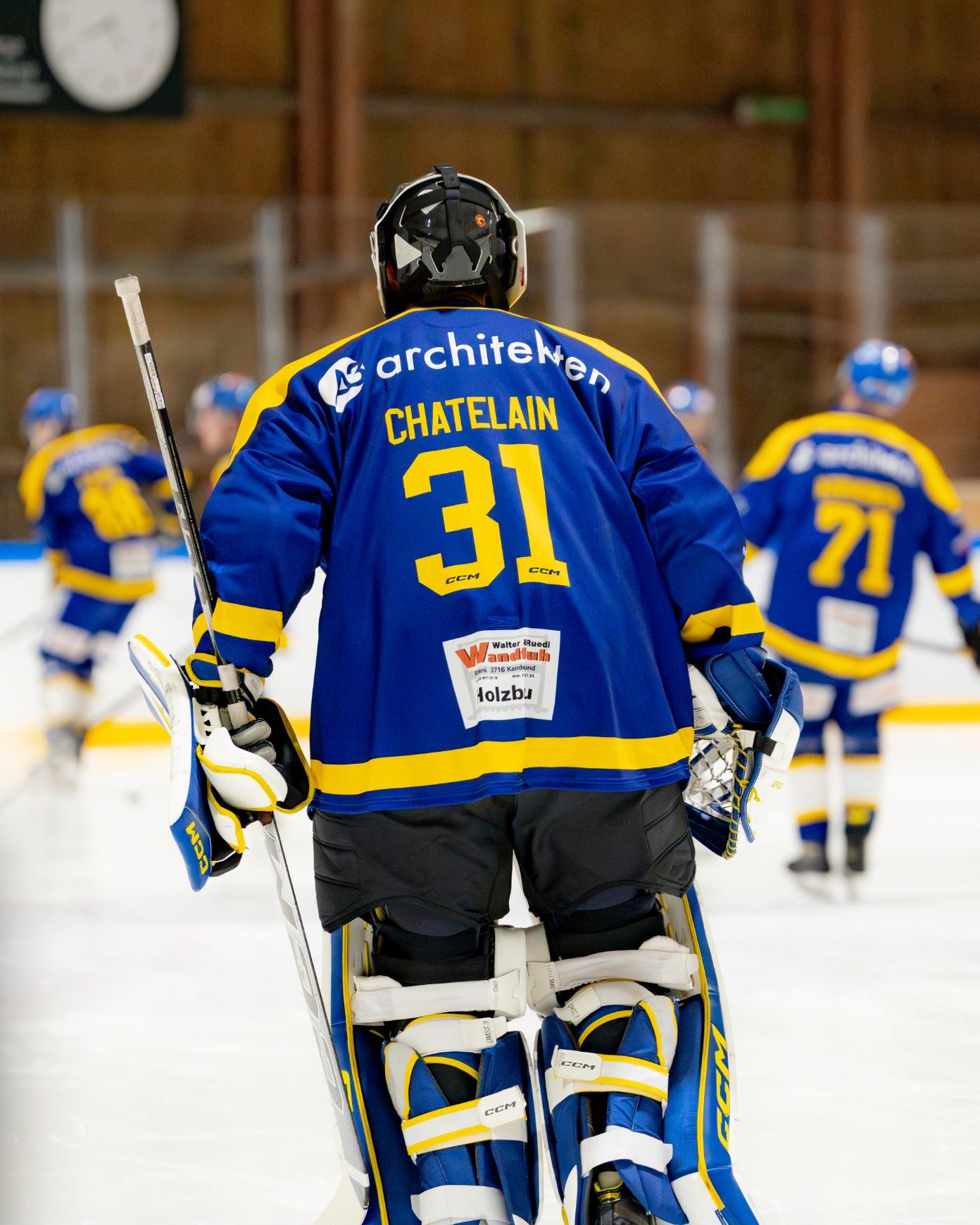 Janis Chatelain mit der Nummer 31 im Dress des EHC Kandersteg
